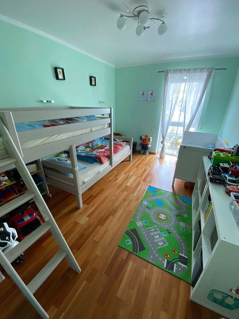 Pronájem bytu 5+1 130 m², Kitzengasse 24, Leinburg, Bavorsko Pronájem bytu 5+1 130 m², Kitzengasse 24, Leinburg, Bavorsko