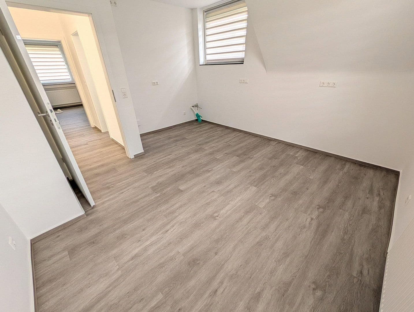 Prodej domu 123 m², pozemek 1.000 m², Lehrte, Dolní Sasko Prodej domu 123 m², pozemek 1.000 m², Lehrte, Dolní Sasko