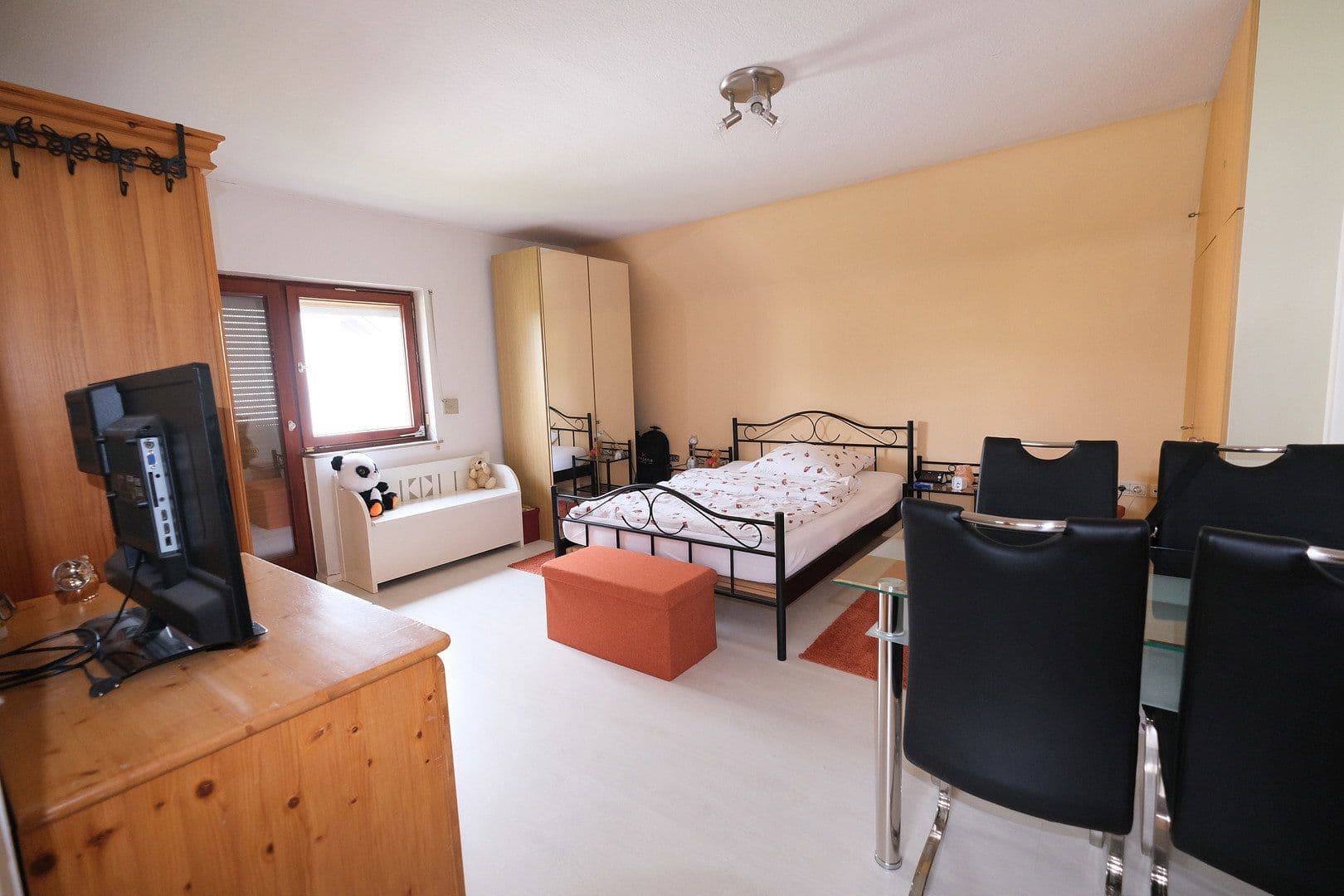 Pronájem domu 100 m², pozemek 870 m², Kassel, Hessen Pronájem domu 100 m², pozemek 870 m², Kassel, Hessen