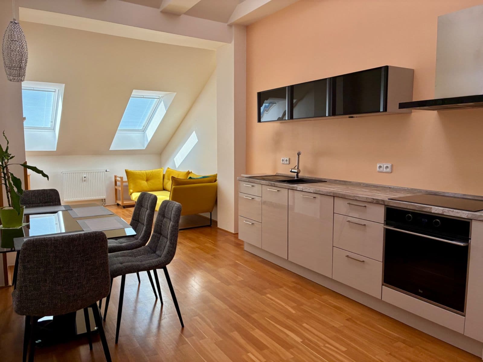 Pronájem bytu 3+kk 100 m², Českomalínská, Praha, Praha Pronájem bytu 3+kk 100 m², Českomalínská, Praha, Praha