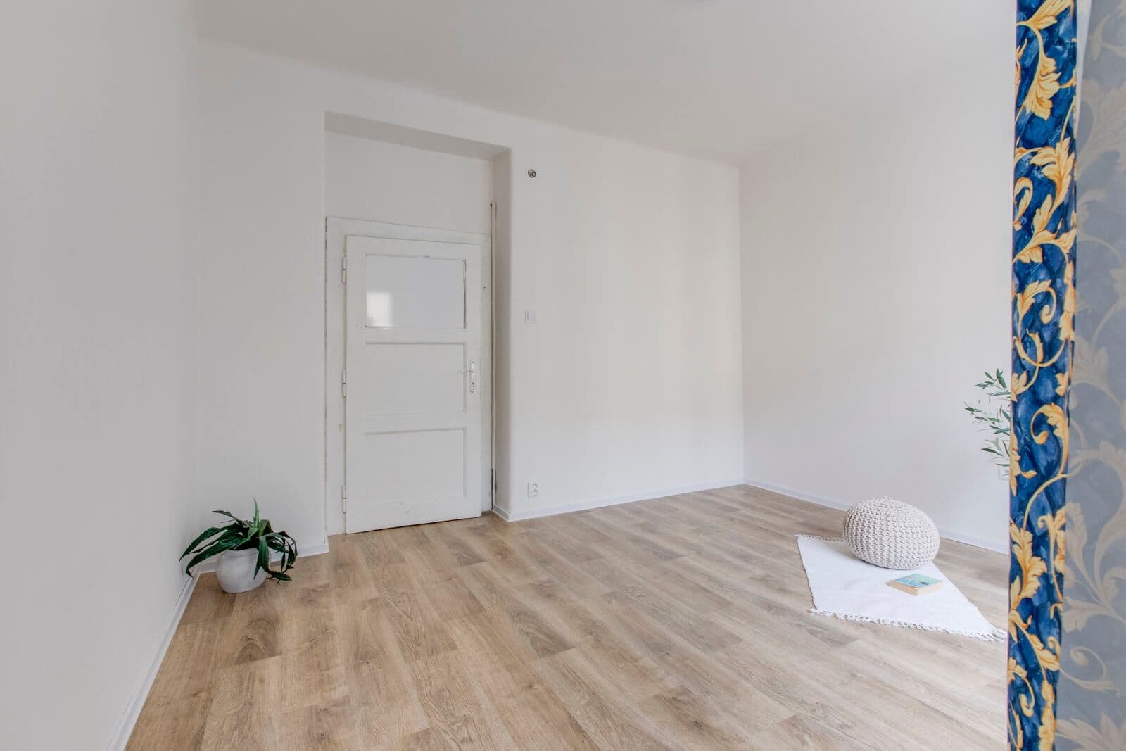 Pronájem bytu 2+1 44 m², Jeseniova, Praha, Praha Pronájem bytu 2+1 44 m², Jeseniova, Praha, Praha