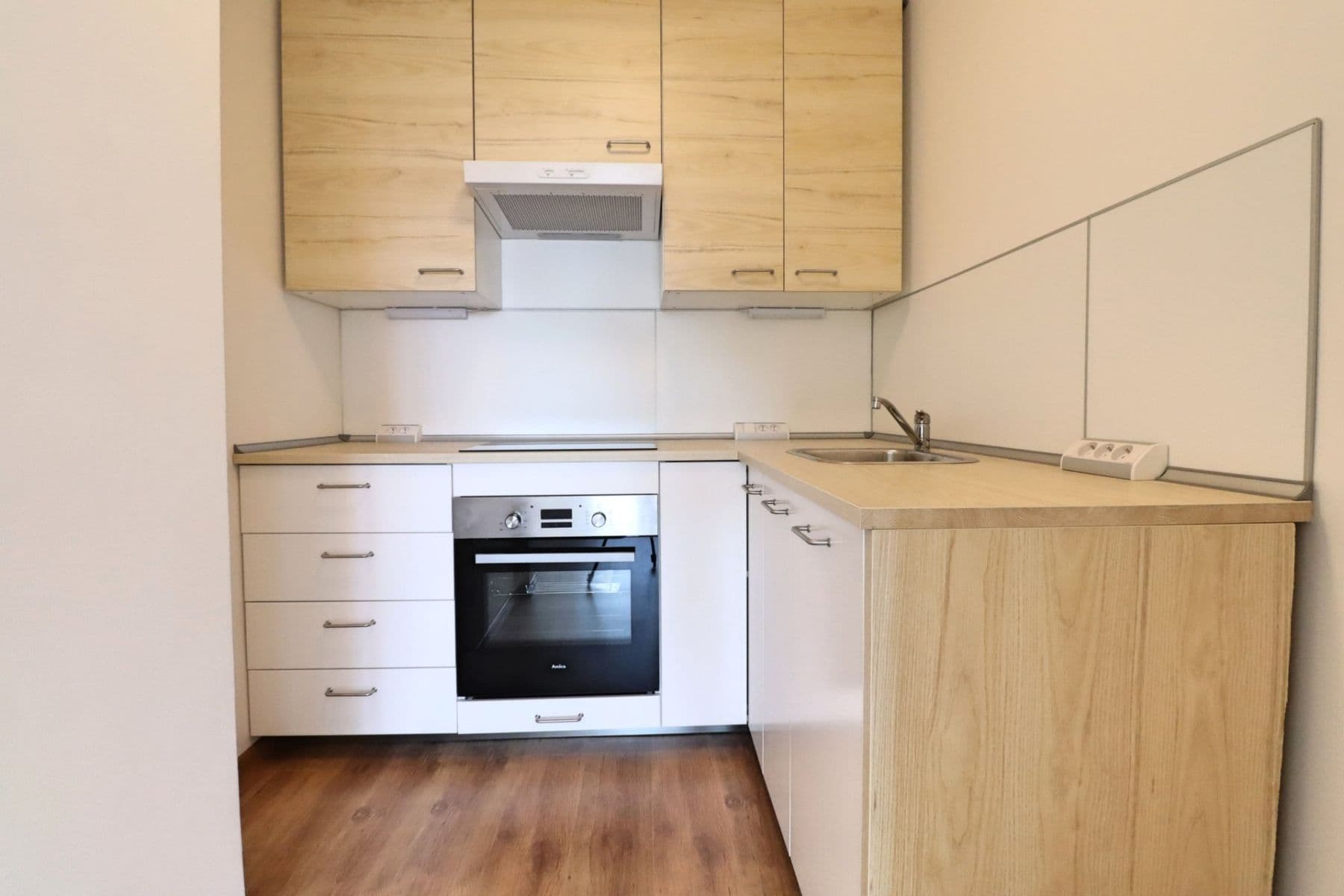 Pronájem bytu 2+kk 40 m², Machuldova, Praha, Praha Pronájem bytu 2+kk 40 m², Machuldova, Praha, Praha