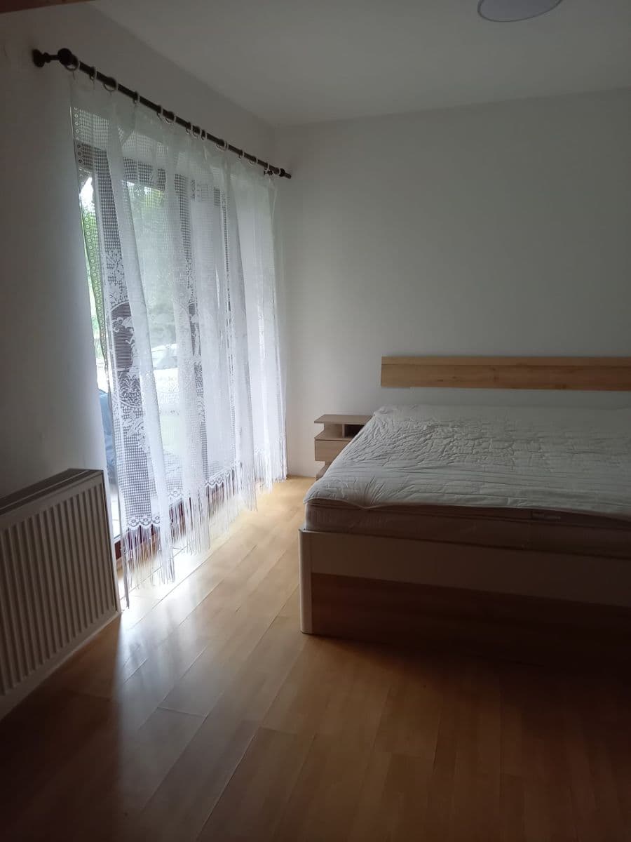 Pronájem bytu 4+kk 85 m², Krhanice, Středočeský kraj Pronájem bytu 4+kk 85 m², Krhanice, Středočeský kraj