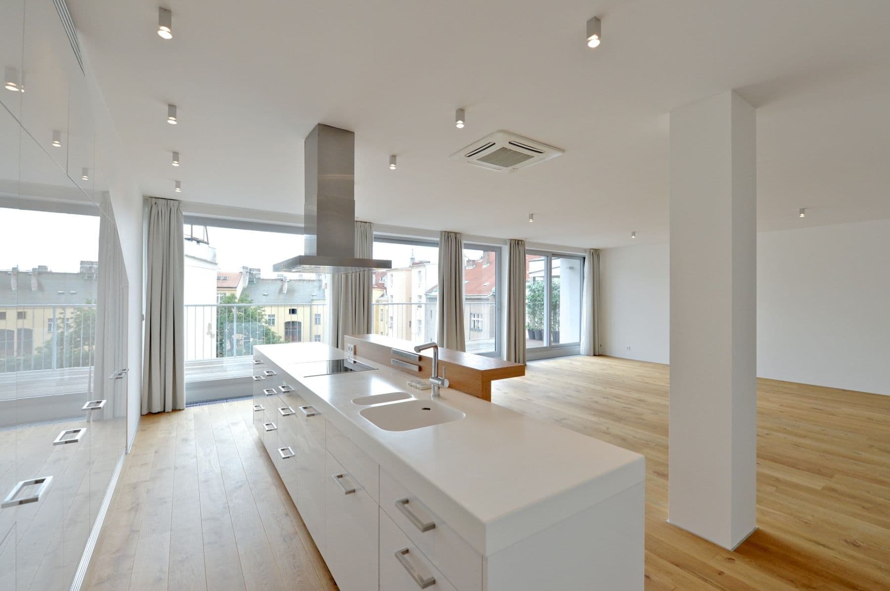 Pronájem bytu 4+kk 203 m², Laubova, Praha, Praha Pronájem bytu 4+kk 203 m², Laubova, Praha, Praha