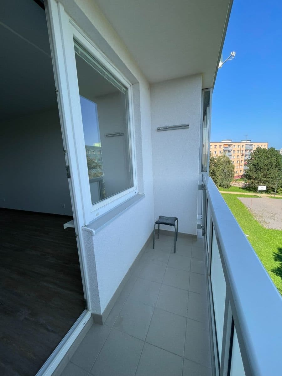 Pronájem bytu 2+1 55 m², Jižní, Přelouč, Pardubický kraj Pronájem bytu 2+1 55 m², Jižní, Přelouč, Pardubický kraj