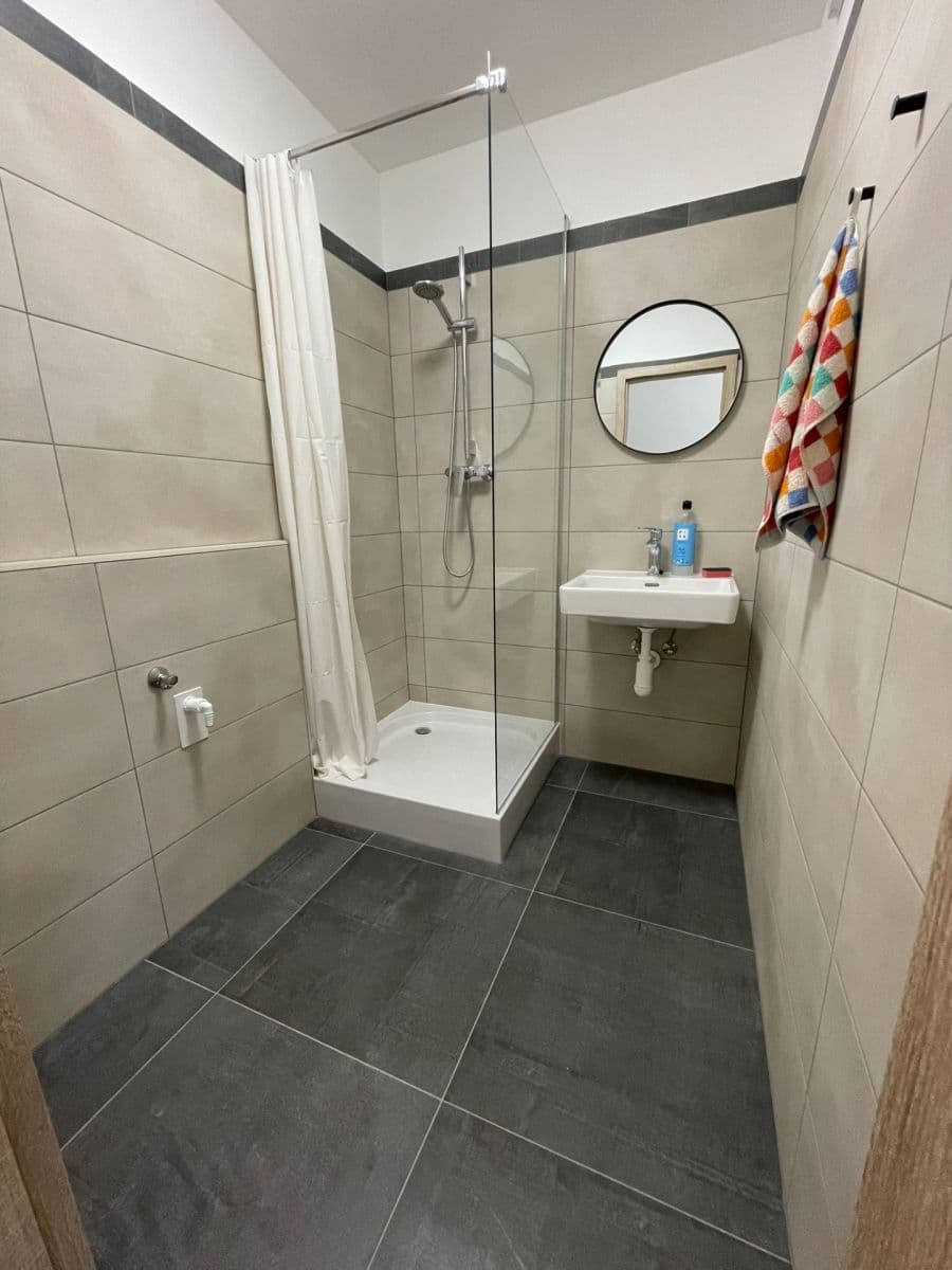 Pronájem bytu 2+1 55 m², Jižní, Přelouč, Pardubický kraj Pronájem bytu 2+1 55 m², Jižní, Přelouč, Pardubický kraj