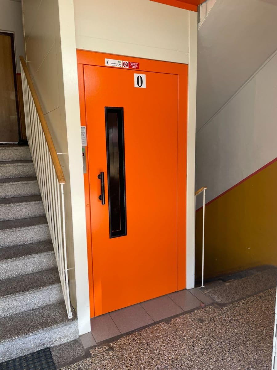 Pronájem bytu 2+1 55 m², Jižní, Přelouč, Pardubický kraj Pronájem bytu 2+1 55 m², Jižní, Přelouč, Pardubický kraj