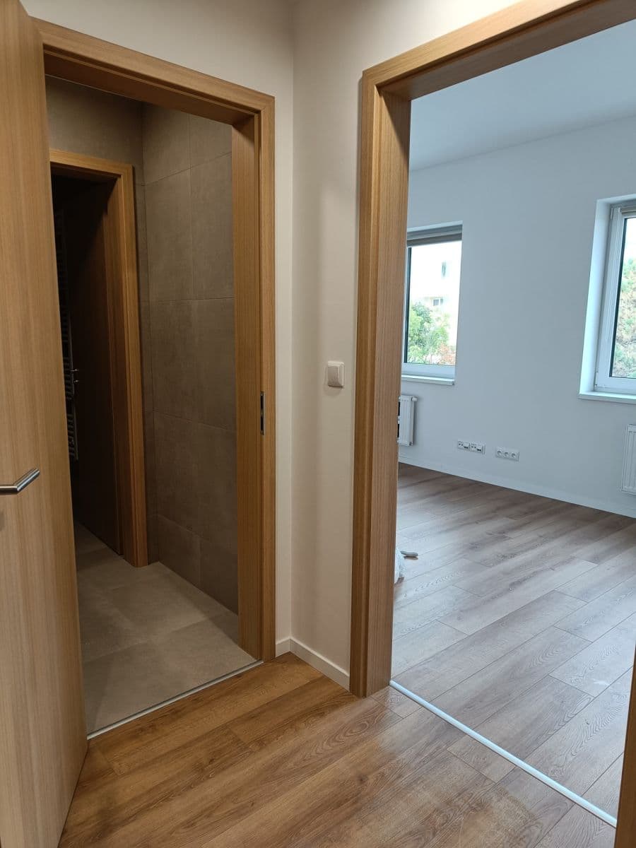Pronájem bytu 1+kk 30 m², Brněnská, Šlapanice, Jihomoravský kraj Pronájem bytu 1+kk 30 m², Brněnská, Šlapanice, Jihomoravský kraj