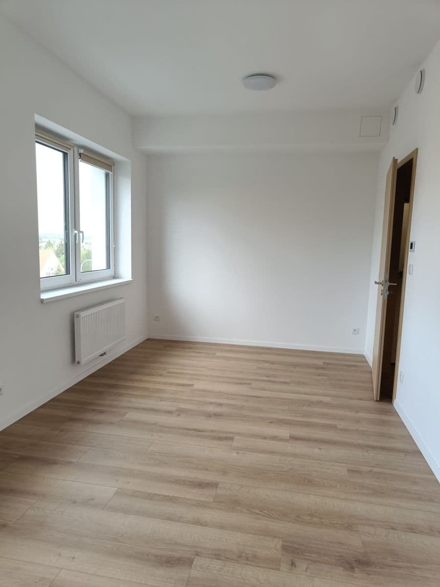 Pronájem bytu 1+kk 30 m², Brněnská, Šlapanice, Jihomoravský kraj Pronájem bytu 1+kk 30 m², Brněnská, Šlapanice, Jihomoravský kraj