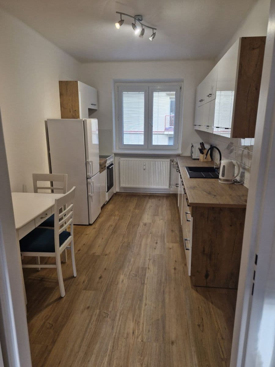 Pronájem bytu 2+1 56 m², Padělky II, Zlín, Zlínský kraj Pronájem bytu 2+1 56 m², Padělky II, Zlín, Zlínský kraj