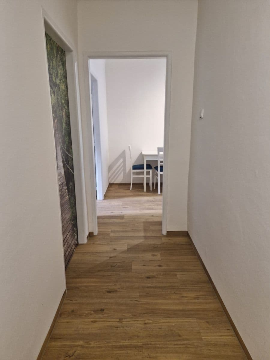 Pronájem bytu 2+1 56 m², Padělky II, Zlín, Zlínský kraj Pronájem bytu 2+1 56 m², Padělky II, Zlín, Zlínský kraj