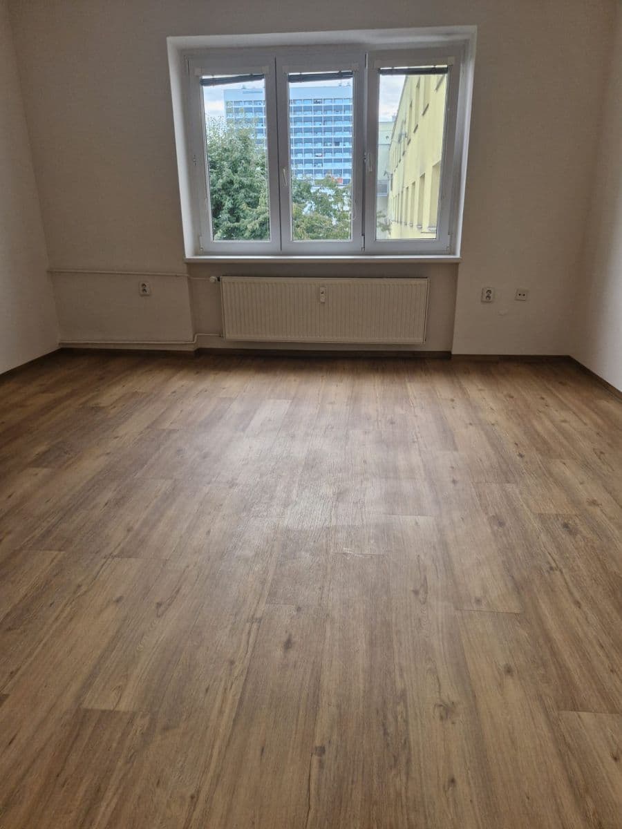 Pronájem bytu 2+1 56 m², Padělky II, Zlín, Zlínský kraj Pronájem bytu 2+1 56 m², Padělky II, Zlín, Zlínský kraj