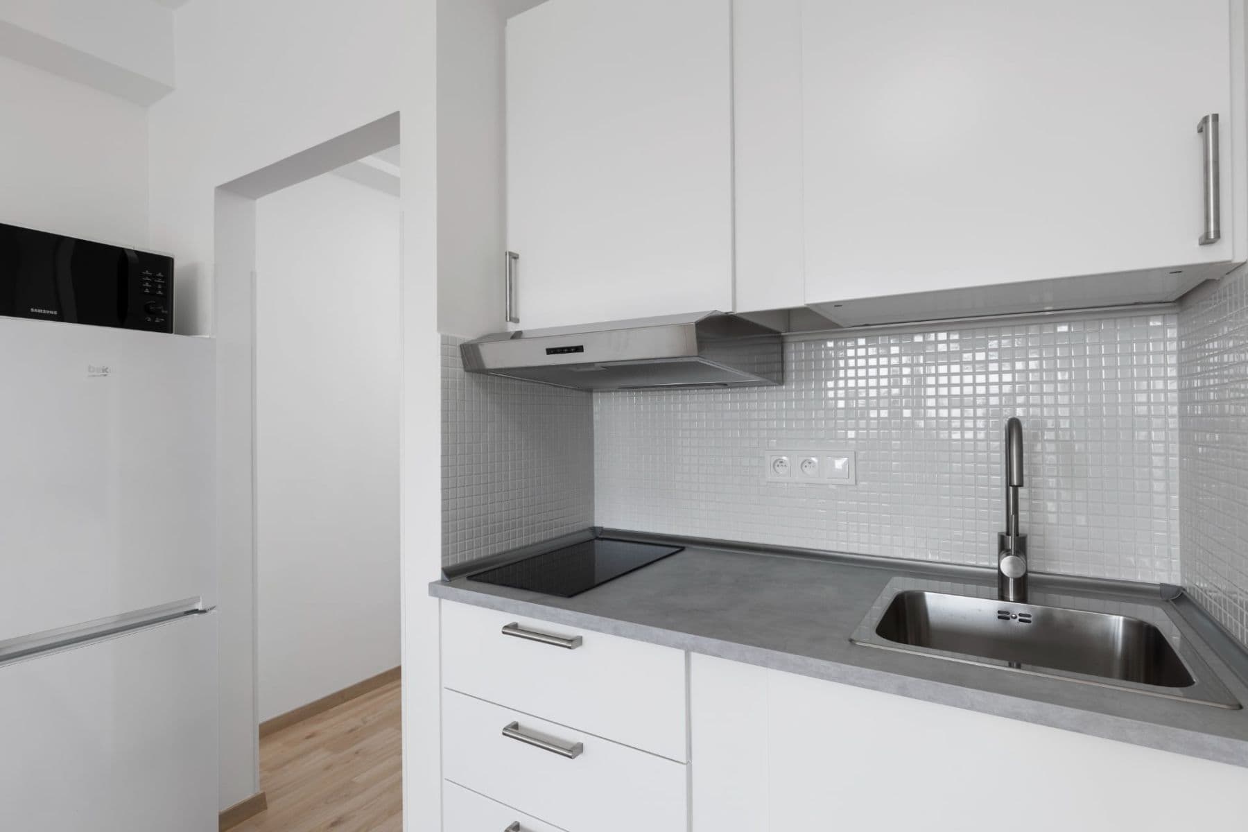 Pronájem bytu 1+kk 26 m², Peroutkova, Praha, Praha Pronájem bytu 1+kk 26 m², Peroutkova, Praha, Praha