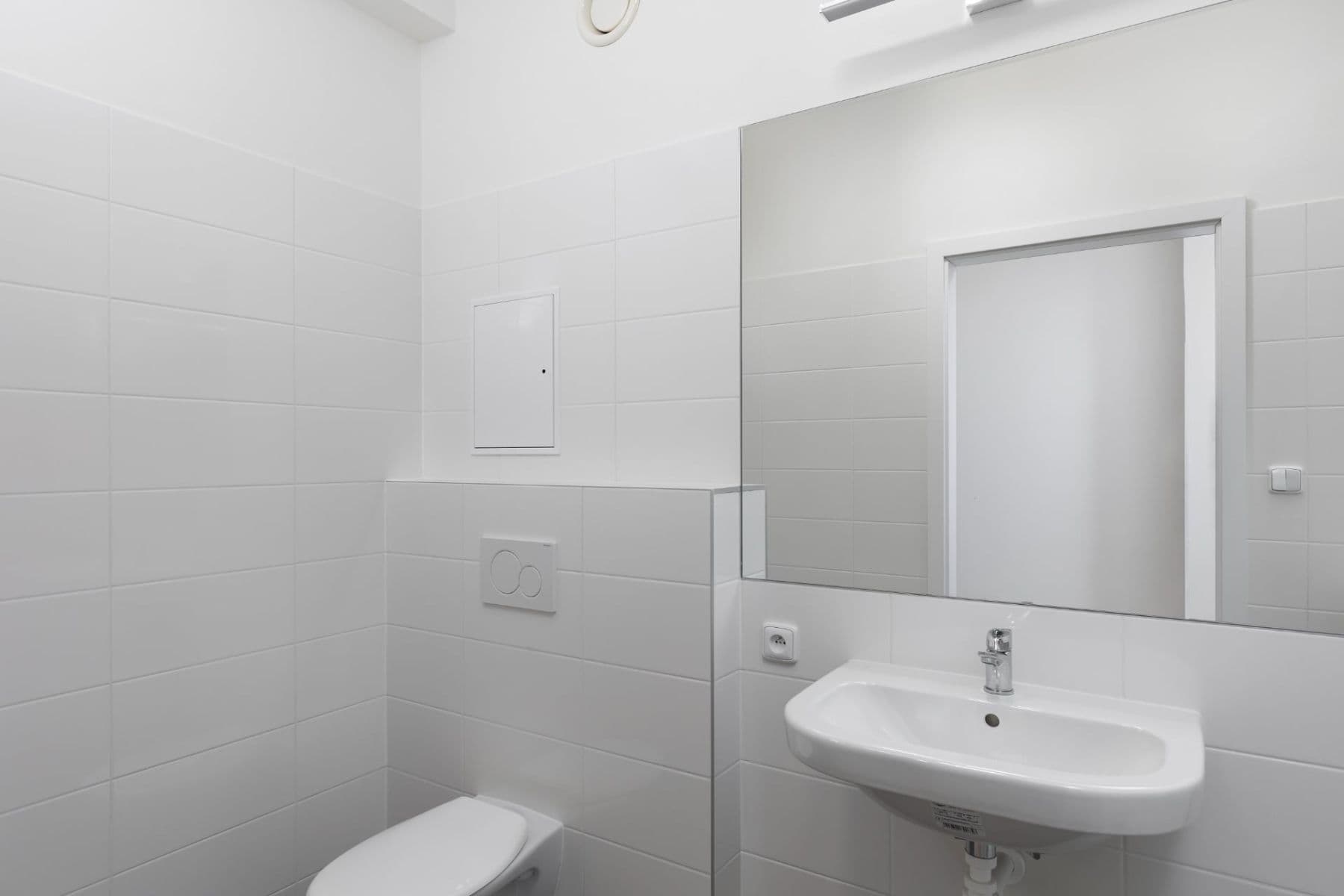 Pronájem bytu 1+kk 26 m², Peroutkova, Praha, Praha Pronájem bytu 1+kk 26 m², Peroutkova, Praha, Praha