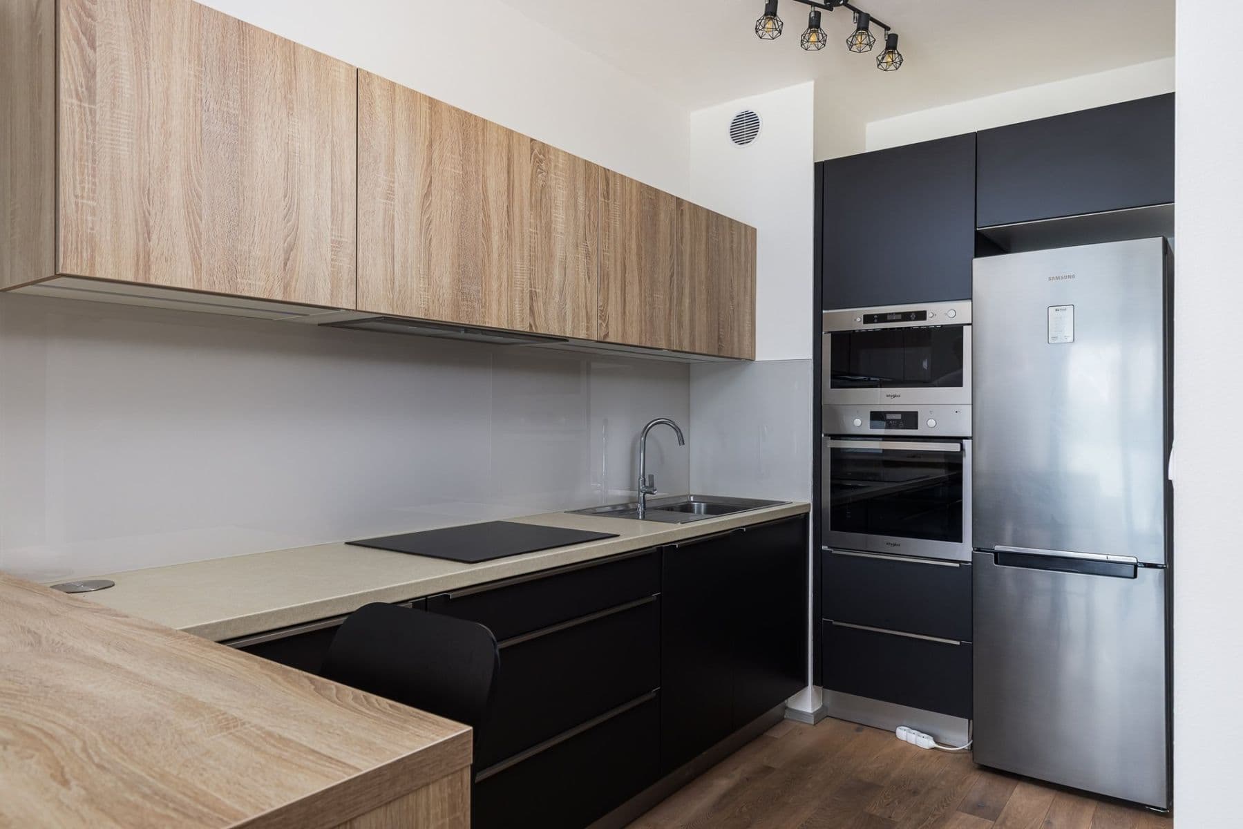 Pronájem bytu 2+kk 51 m², Květnového vítězství, Praha, Praha Pronájem bytu 2+kk 51 m², Květnového vítězství, Praha, Praha