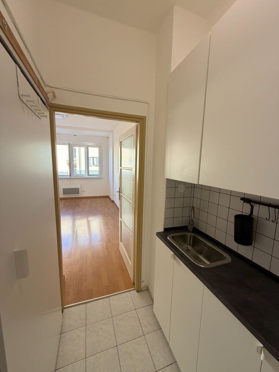 Pronájem bytu 1+kk 23 m², Patočkova, Praha, Praha Pronájem bytu 1+kk 23 m², Patočkova, Praha, Praha