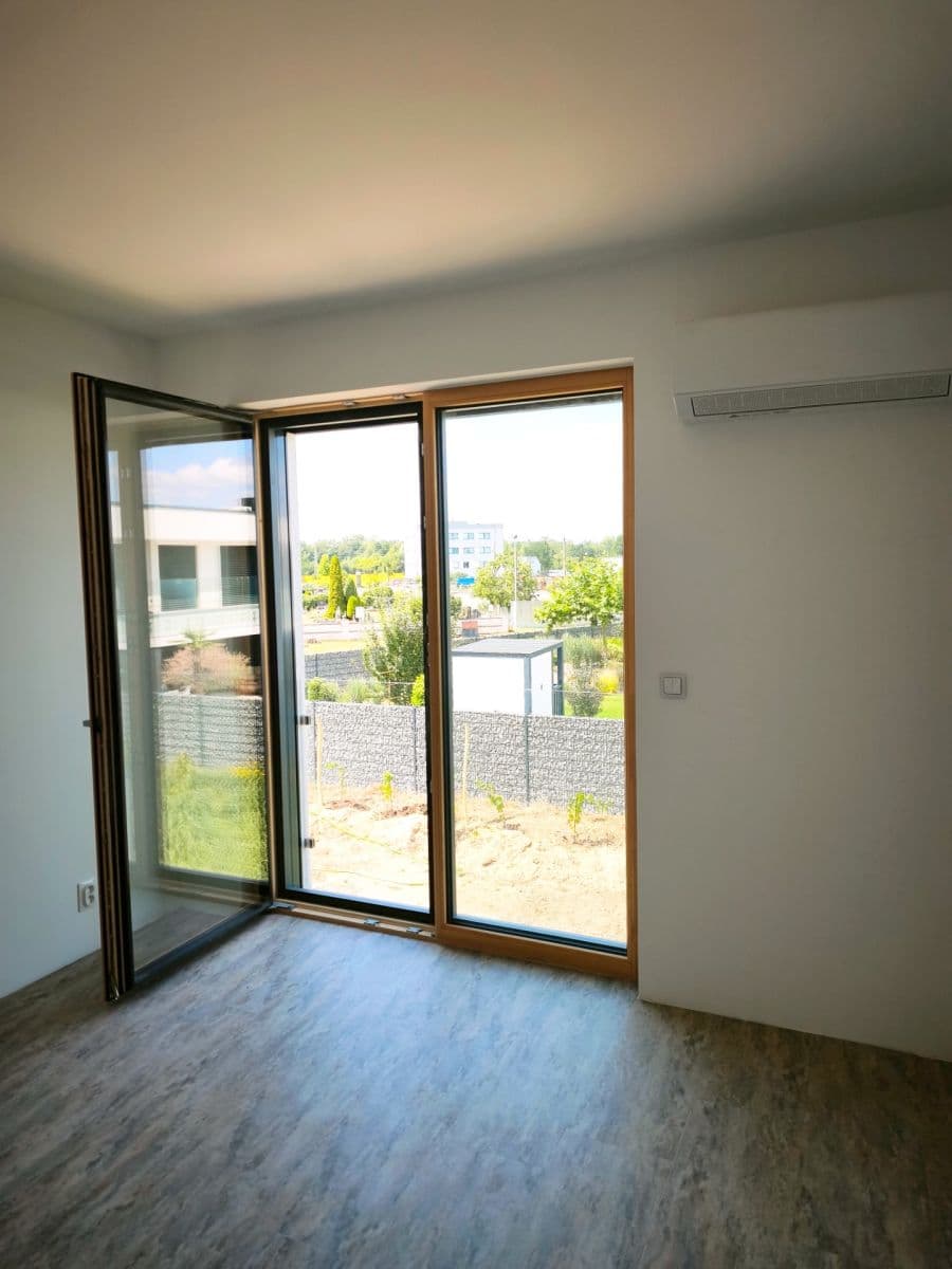 Pronájem bytu 3+kk 80 m², Františka Hladěny, Pardubice, Pardubický kraj Pronájem bytu 3+kk 80 m², Františka Hladěny, Pardubice, Pardubický kraj