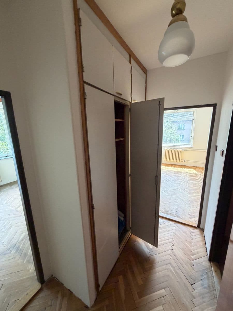 Prodej bytu 3+1 72 m², Plzeňská, Praha, Praha Prodej bytu 3+1 72 m², Plzeňská, Praha, Praha