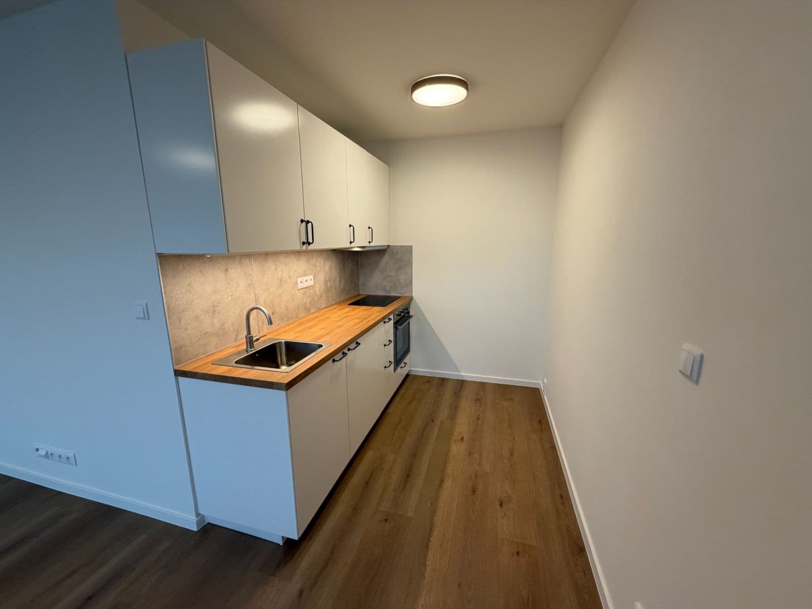 Pronájem bytu 1+kk 39 m², Šmolíkova, Praha, Praha Pronájem bytu 1+kk 39 m², Šmolíkova, Praha, Praha