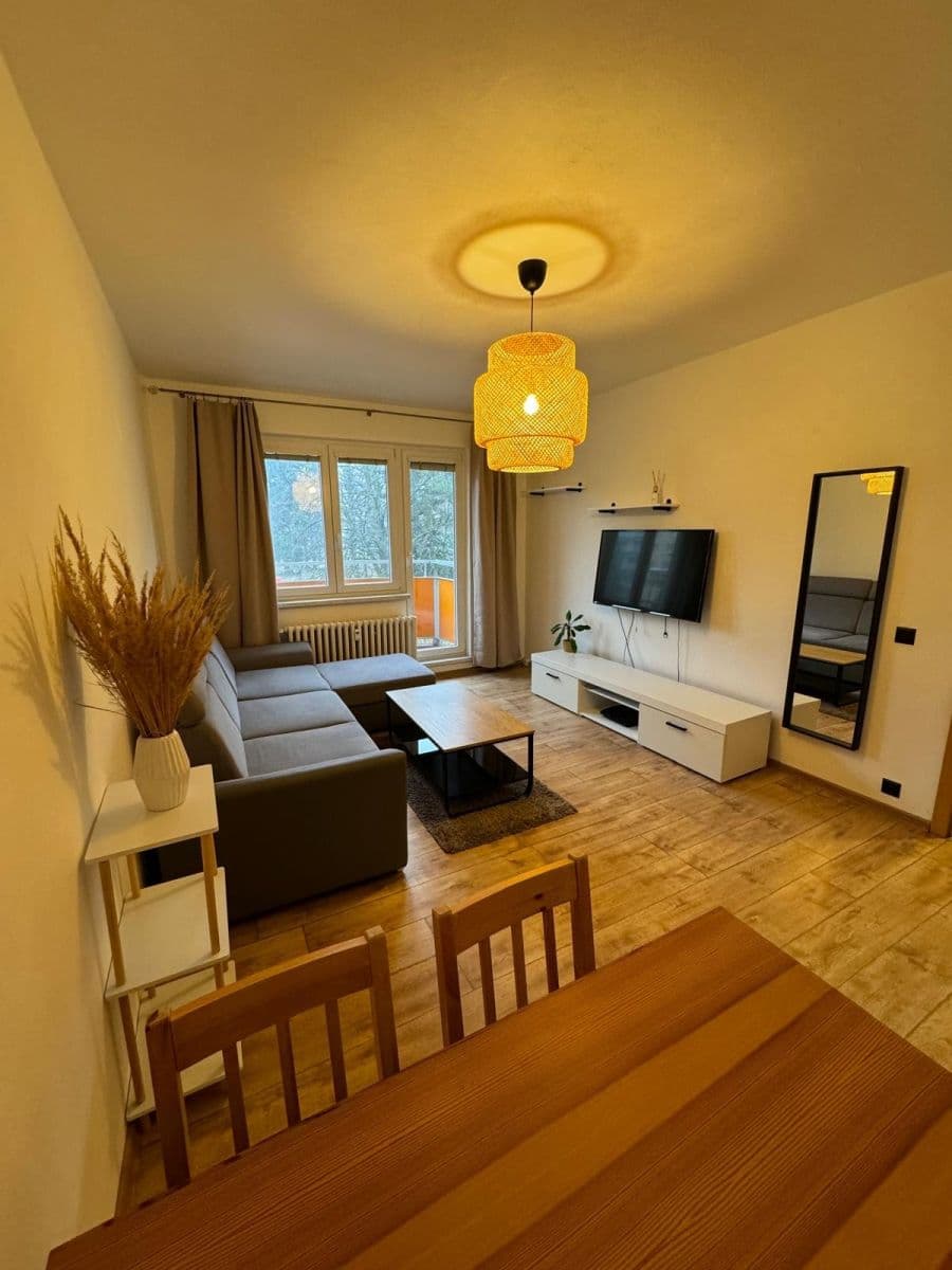 Pronájem bytu 2+1 55 m², Vrchlického, Jihlava, Kraj Vysočina Pronájem bytu 2+1 55 m², Vrchlického, Jihlava, Kraj Vysočina
