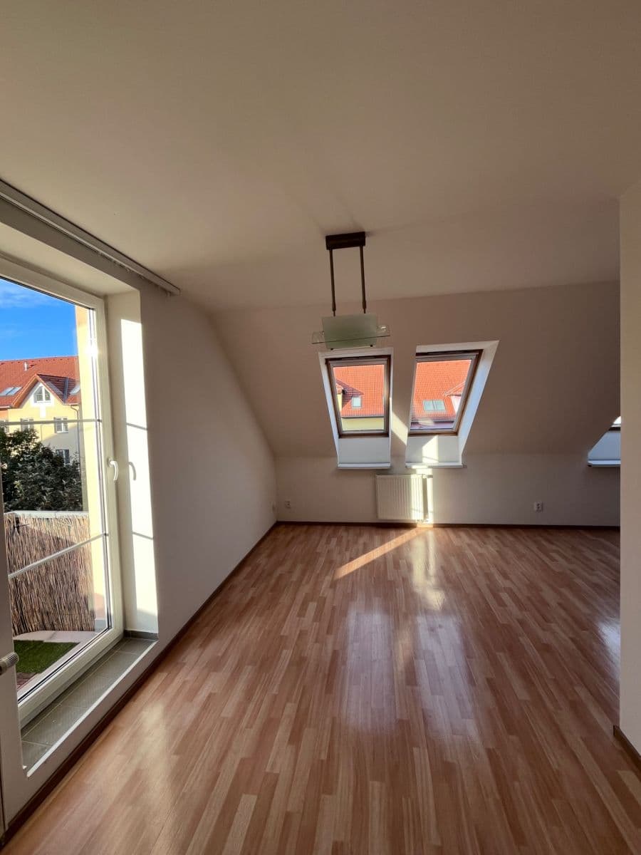 Pronájem bytu 2+kk 72 m², Dlouhá, Tišnov, Jihomoravský kraj Pronájem bytu 2+kk 72 m², Dlouhá, Tišnov, Jihomoravský kraj