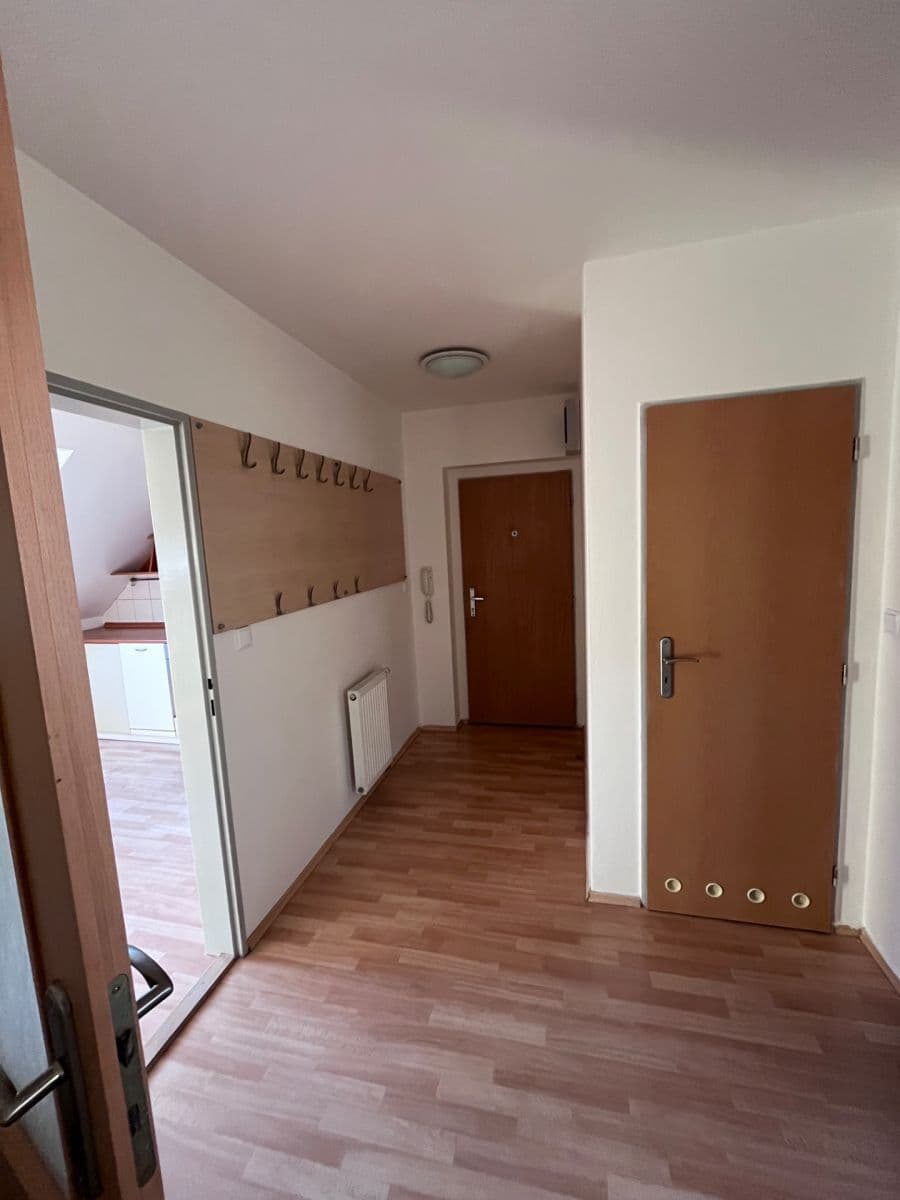 Pronájem bytu 2+kk 72 m², Dlouhá, Tišnov, Jihomoravský kraj Pronájem bytu 2+kk 72 m², Dlouhá, Tišnov, Jihomoravský kraj