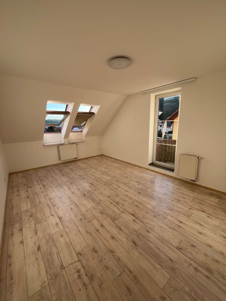 Pronájem bytu 2+kk 72 m², Dlouhá, Tišnov, Jihomoravský kraj Pronájem bytu 2+kk 72 m², Dlouhá, Tišnov, Jihomoravský kraj