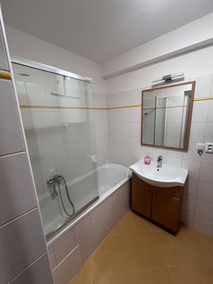 Pronájem bytu 2+kk 72 m², Dlouhá, Tišnov, Jihomoravský kraj Pronájem bytu 2+kk 72 m², Dlouhá, Tišnov, Jihomoravský kraj