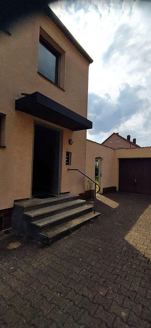 Prodej domu 160 m², pozemek 681 m², Wartenburgerstraße 58, Augsburg-Lechhausen, Bavorsko Prodej domu 160 m², pozemek 681 m², Wartenburgerstraße 58, Augsburg-Lechhausen, Bavorsko