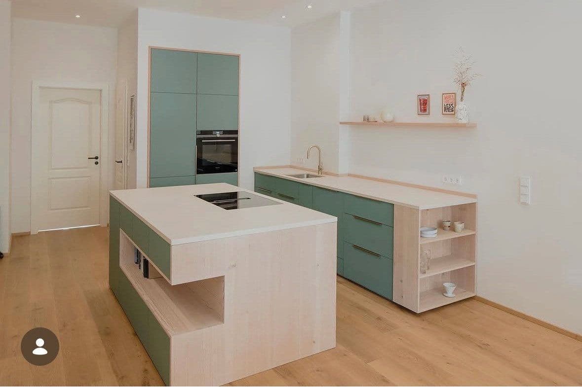 Pronájem bytu 3+1 152 m², Regensburg, Bavorsko Pronájem bytu 3+1 152 m², Regensburg, Bavorsko
