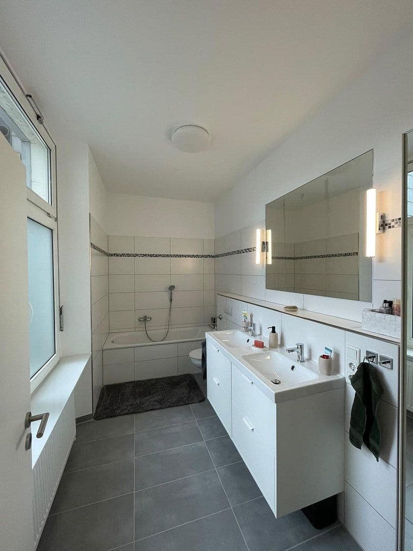Pronájem bytu 5+1 127 m², Wuppertal, Severní Porýní-Vestfálsko Pronájem bytu 5+1 127 m², Wuppertal, Severní Porýní-Vestfálsko