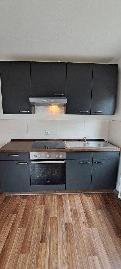 Pronájem bytu 2+1 60 m², Ludwigshafen am Rhein, Porýní-Falc Pronájem bytu 2+1 60 m², Ludwigshafen am Rhein, Porýní-Falc