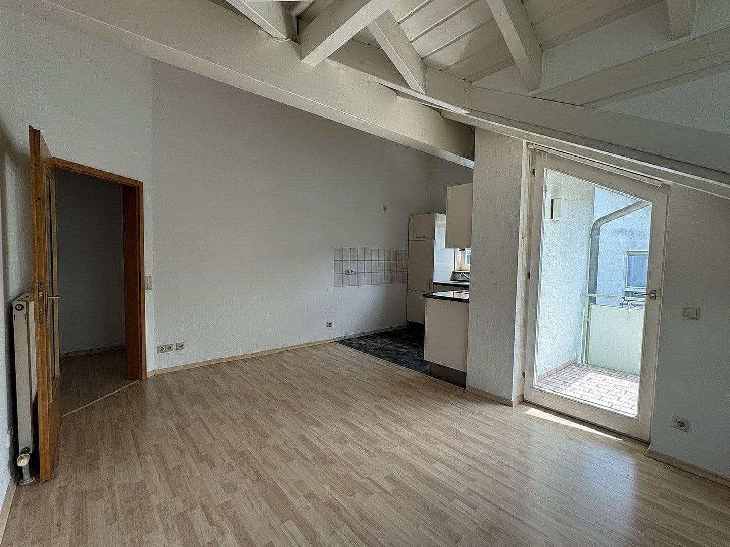 Pronájem bytu 3+1 64 m², Hohlweg 14, Cleebronn, Bádensko-Württembersko Pronájem bytu 3+1 64 m², Hohlweg 14, Cleebronn, Bádensko-Württembersko