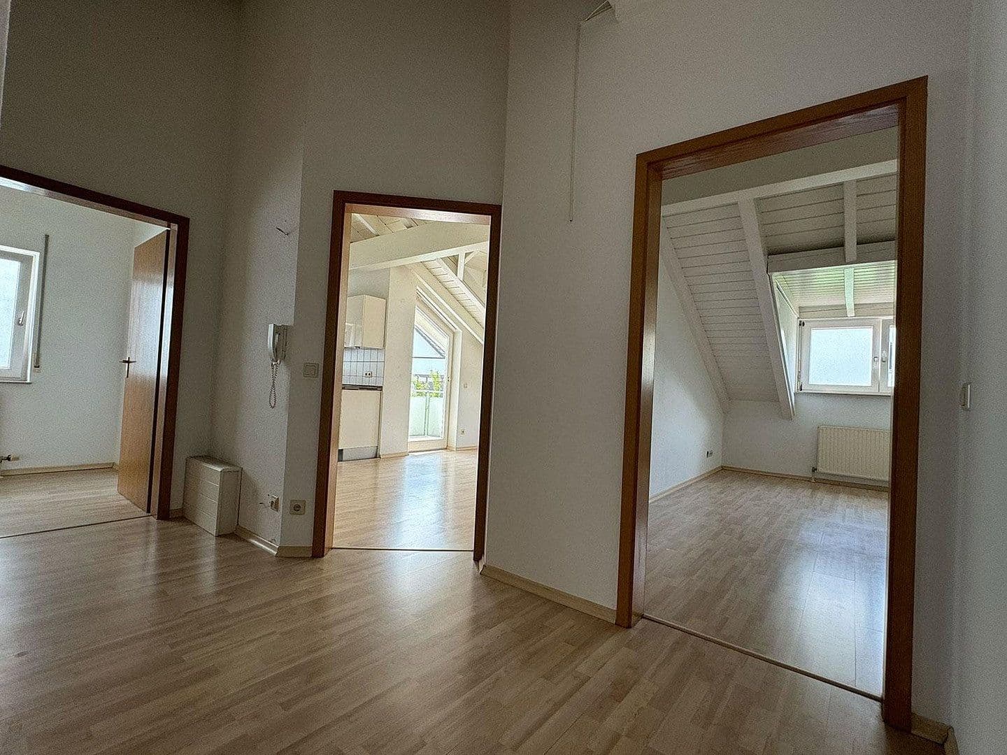 Pronájem bytu 3+1 64 m², Hohlweg 14, Cleebronn, Bádensko-Württembersko Pronájem bytu 3+1 64 m², Hohlweg 14, Cleebronn, Bádensko-Württembersko