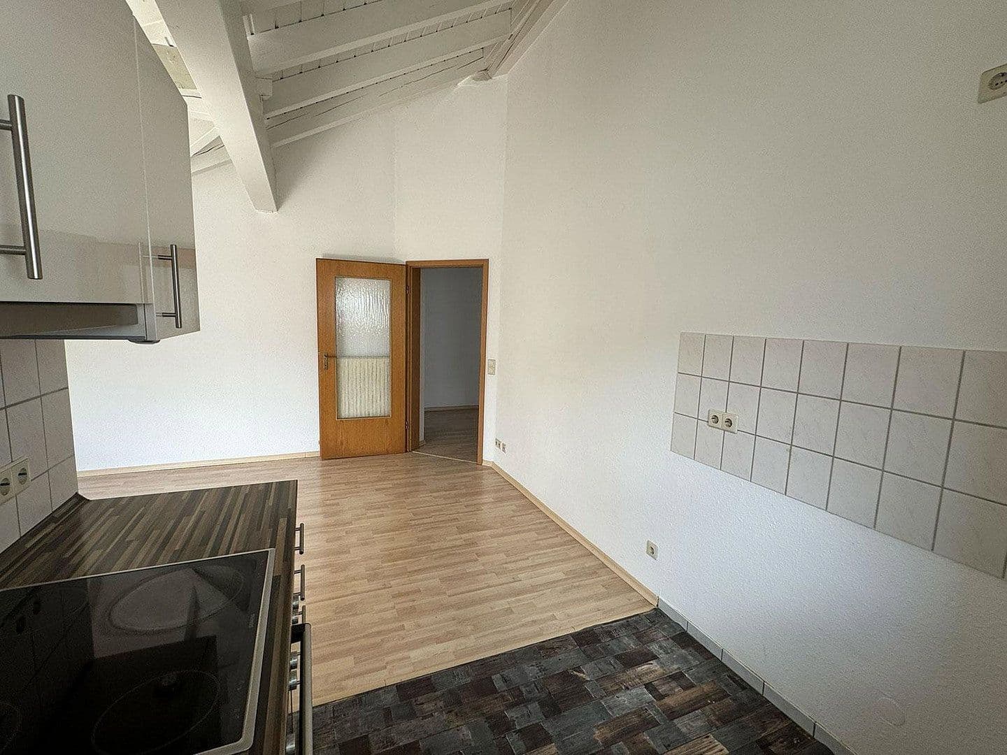 Pronájem bytu 3+1 64 m², Hohlweg 14, Cleebronn, Bádensko-Württembersko Pronájem bytu 3+1 64 m², Hohlweg 14, Cleebronn, Bádensko-Württembersko