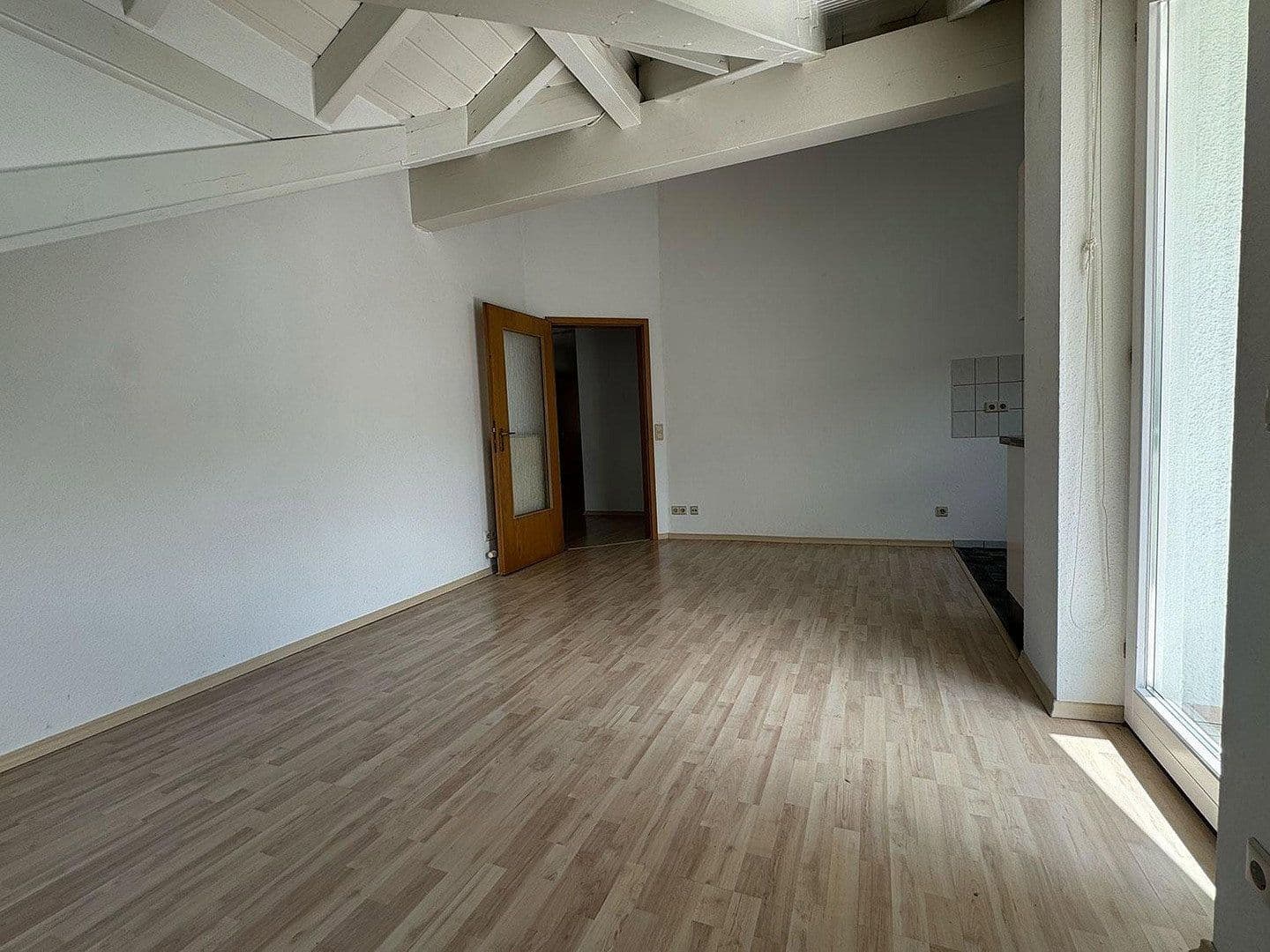 Pronájem bytu 3+1 64 m², Hohlweg 14, Cleebronn, Bádensko-Württembersko Pronájem bytu 3+1 64 m², Hohlweg 14, Cleebronn, Bádensko-Württembersko