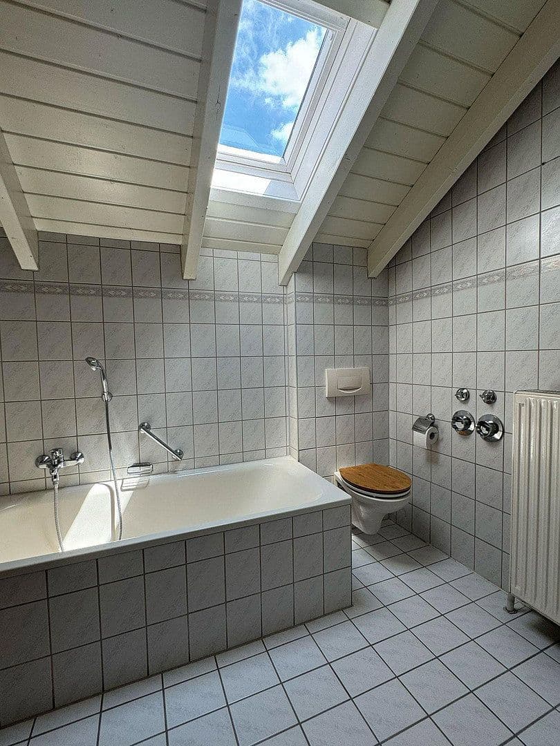 Pronájem bytu 3+1 64 m², Hohlweg 14, Cleebronn, Bádensko-Württembersko Pronájem bytu 3+1 64 m², Hohlweg 14, Cleebronn, Bádensko-Württembersko