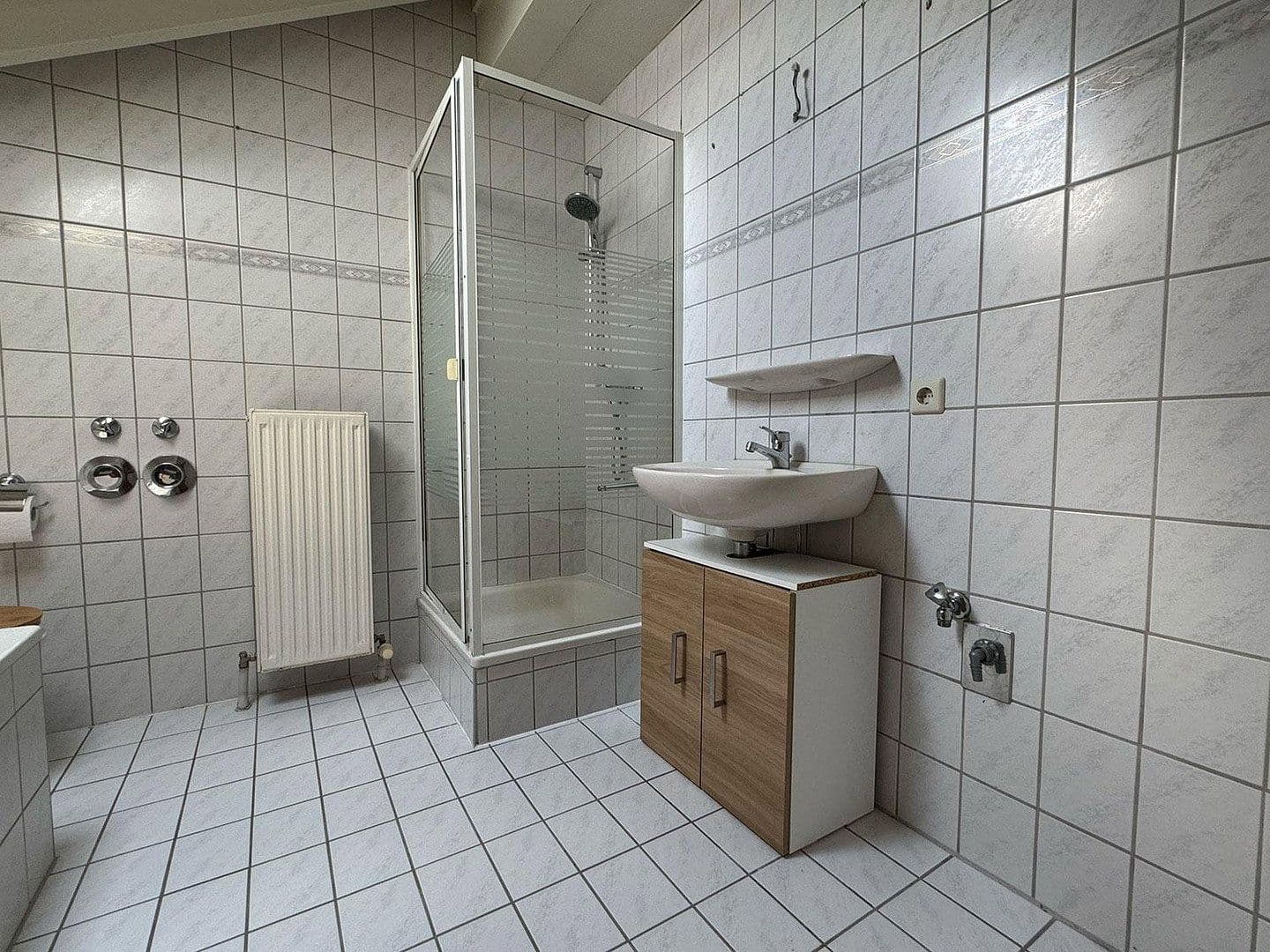 Pronájem bytu 3+1 64 m², Hohlweg 14, Cleebronn, Bádensko-Württembersko Pronájem bytu 3+1 64 m², Hohlweg 14, Cleebronn, Bádensko-Württembersko