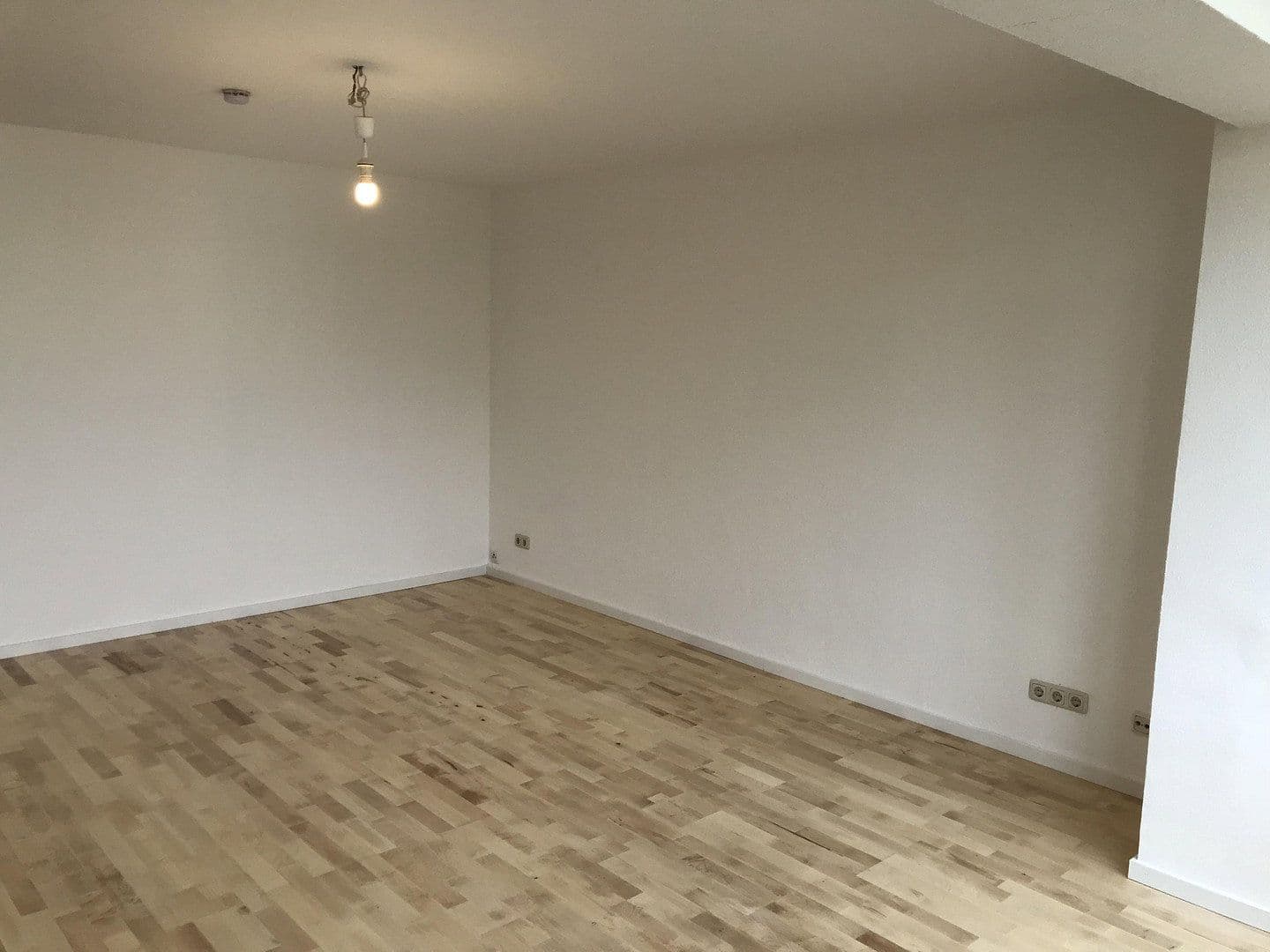Pronájem bytu 1+1 34 m², Hügelstraße 251, Frankfurt am Main, Hessen Pronájem bytu 1+1 34 m², Hügelstraße 251, Frankfurt am Main, Hessen