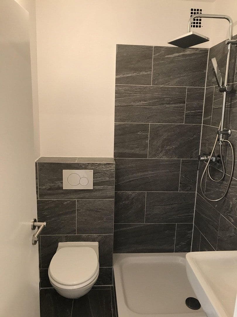 Pronájem bytu 1+1 34 m², Hügelstraße 251, Frankfurt am Main, Hessen Pronájem bytu 1+1 34 m², Hügelstraße 251, Frankfurt am Main, Hessen