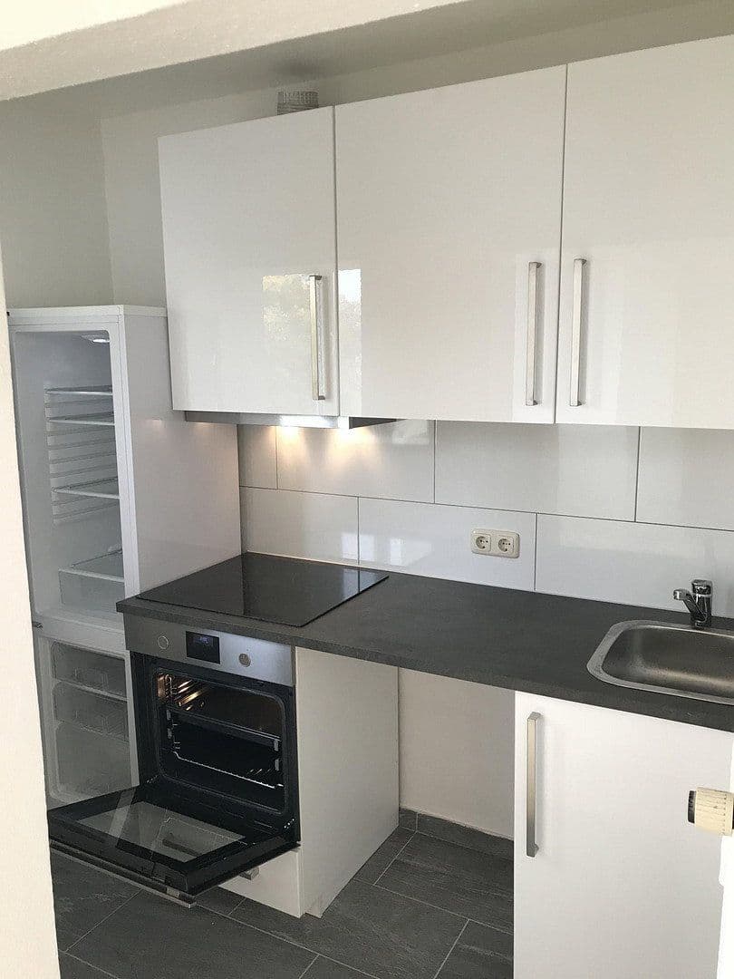 Pronájem bytu 1+1 34 m², Hügelstraße 251, Frankfurt am Main, Hessen Pronájem bytu 1+1 34 m², Hügelstraße 251, Frankfurt am Main, Hessen
