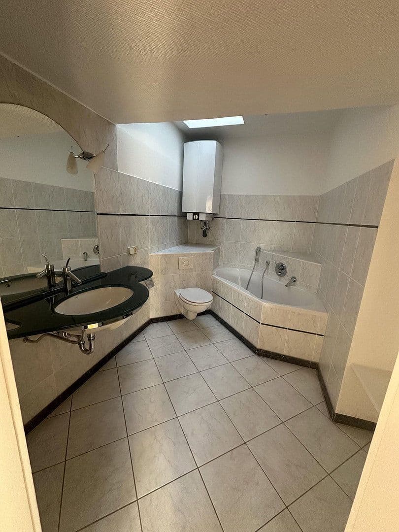Prodej domu 1.220 m², pozemek 1.400 m², Breitenstraße 32/34, Bad Hersfeld, Hessen Prodej domu 1.220 m², pozemek 1.400 m², Breitenstraße 32/34, Bad Hersfeld, Hessen