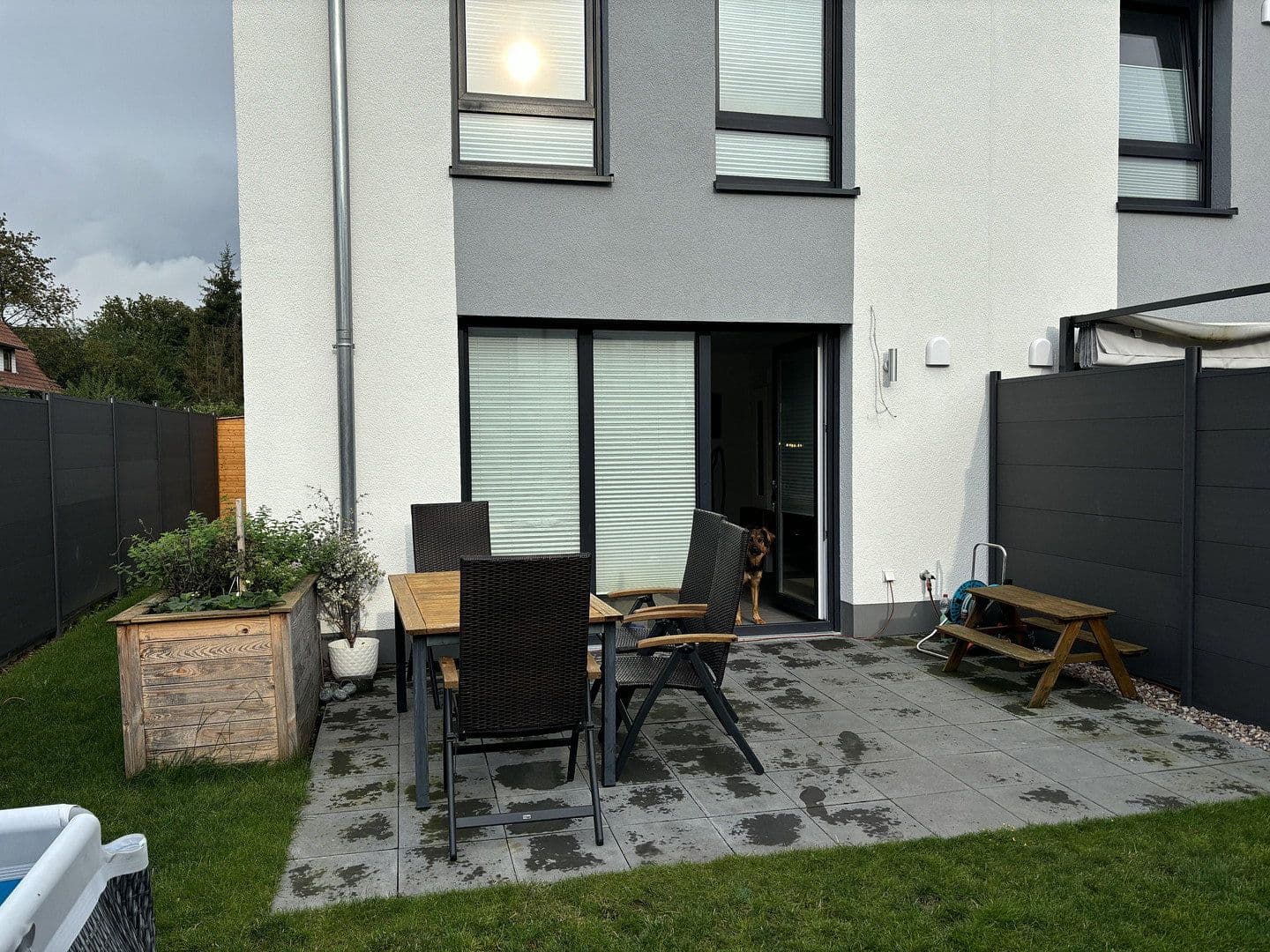 Pronájem domu 143 m², pozemek 223 m², Bad Nenndorf, Dolní Sasko Pronájem domu 143 m², pozemek 223 m², Bad Nenndorf, Dolní Sasko