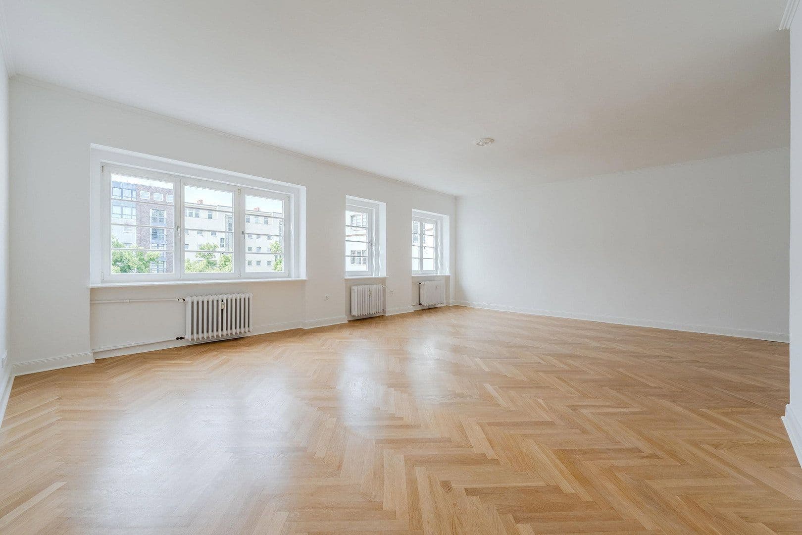 Prodej bytu 4+1 148 m², Düsseldorfer Str. 34, Berlin, Berlín Prodej bytu 4+1 148 m², Düsseldorfer Str. 34, Berlin, Berlín