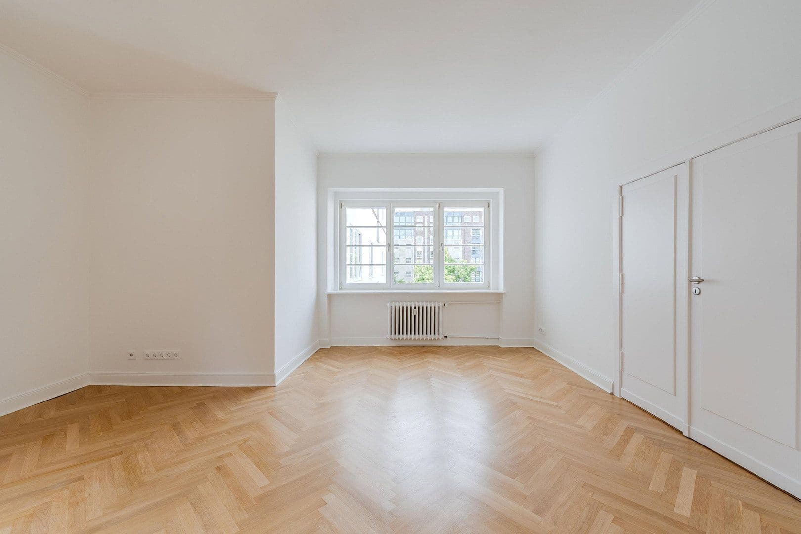 Prodej bytu 4+1 148 m², Düsseldorfer Str. 34, Berlin, Berlín Prodej bytu 4+1 148 m², Düsseldorfer Str. 34, Berlin, Berlín