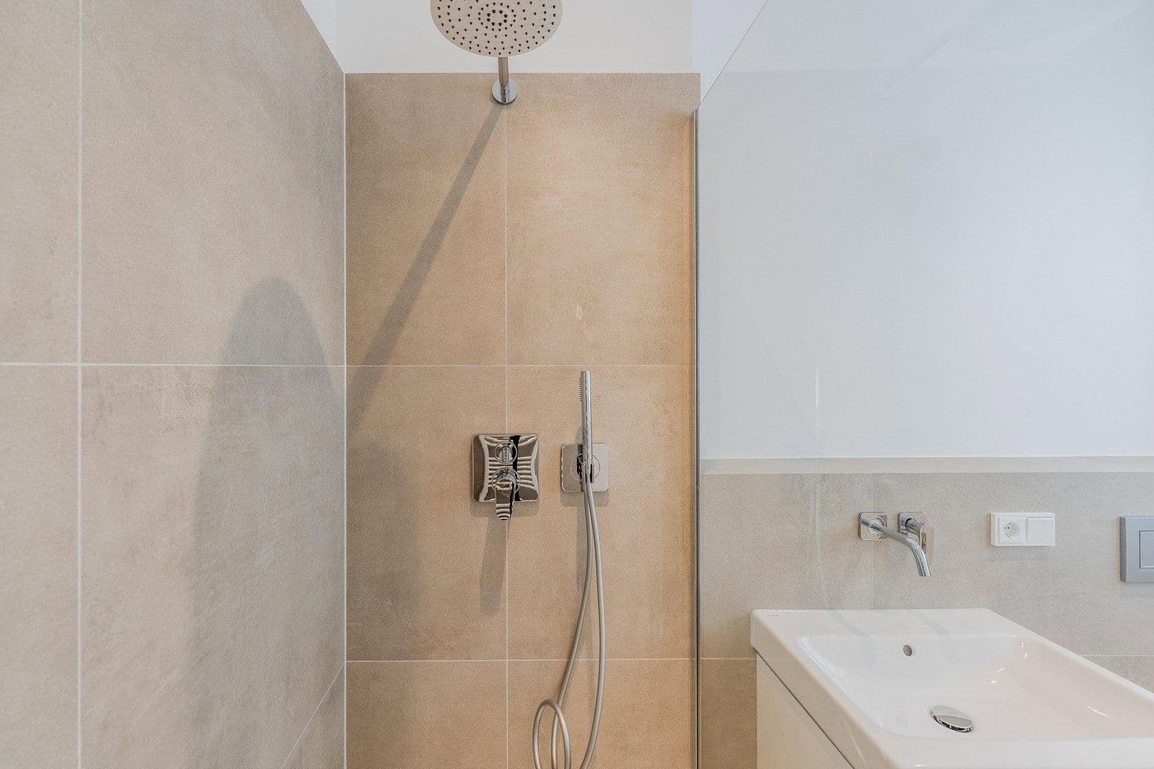 Prodej bytu 4+1 148 m², Düsseldorfer Str. 34, Berlin, Berlín Prodej bytu 4+1 148 m², Düsseldorfer Str. 34, Berlin, Berlín