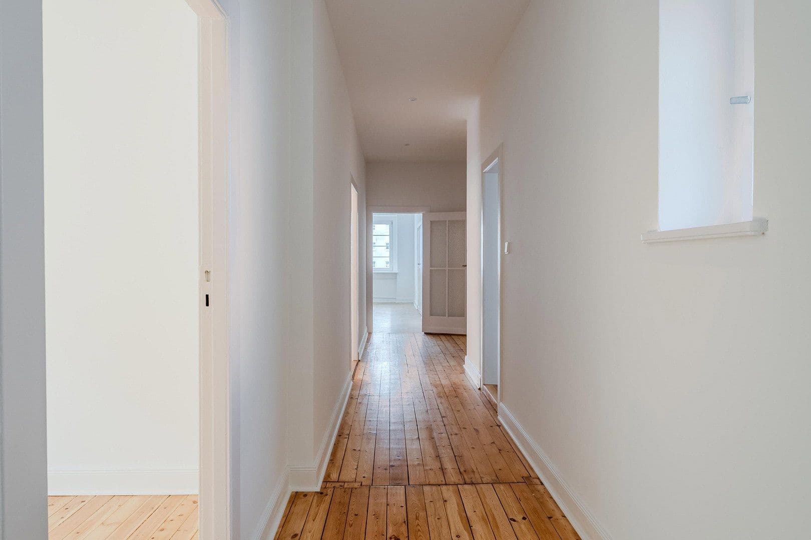Prodej bytu 4+1 148 m², Düsseldorfer Str. 34, Berlin, Berlín Prodej bytu 4+1 148 m², Düsseldorfer Str. 34, Berlin, Berlín