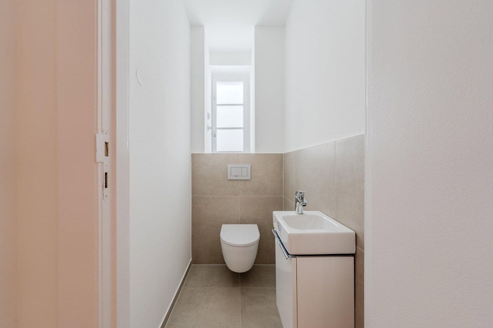 Prodej bytu 4+1 148 m², Düsseldorfer Str. 34, Berlin, Berlín Prodej bytu 4+1 148 m², Düsseldorfer Str. 34, Berlin, Berlín