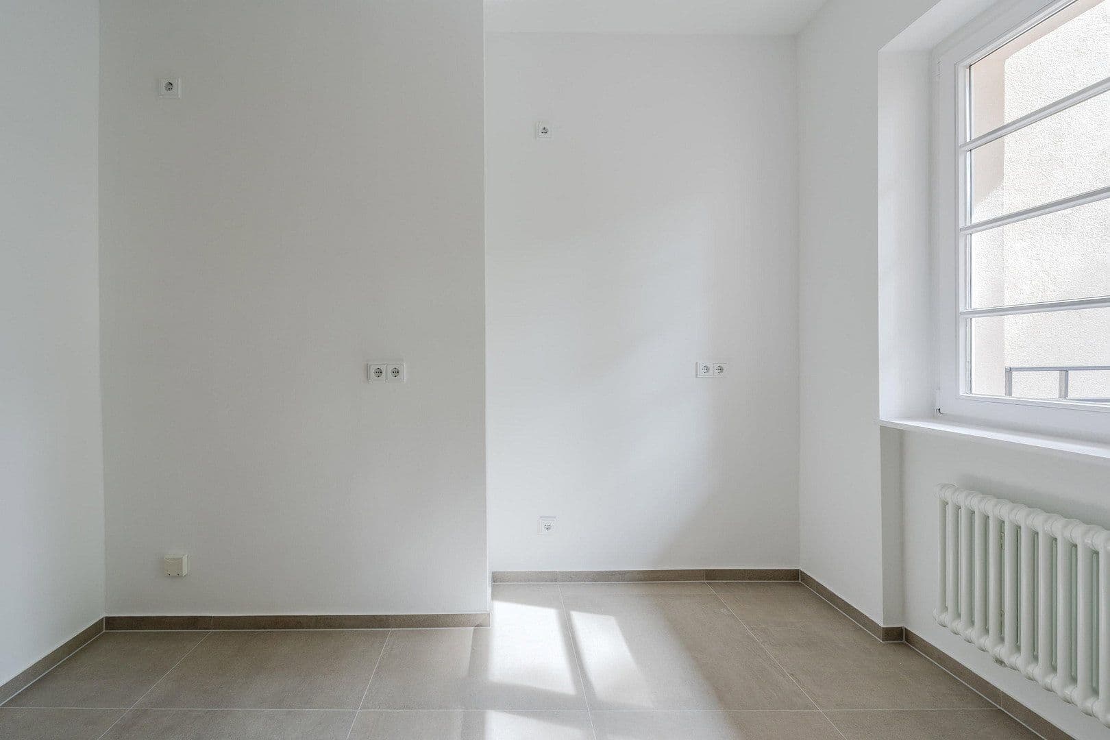 Prodej bytu 4+1 148 m², Düsseldorfer Str. 34, Berlin, Berlín Prodej bytu 4+1 148 m², Düsseldorfer Str. 34, Berlin, Berlín