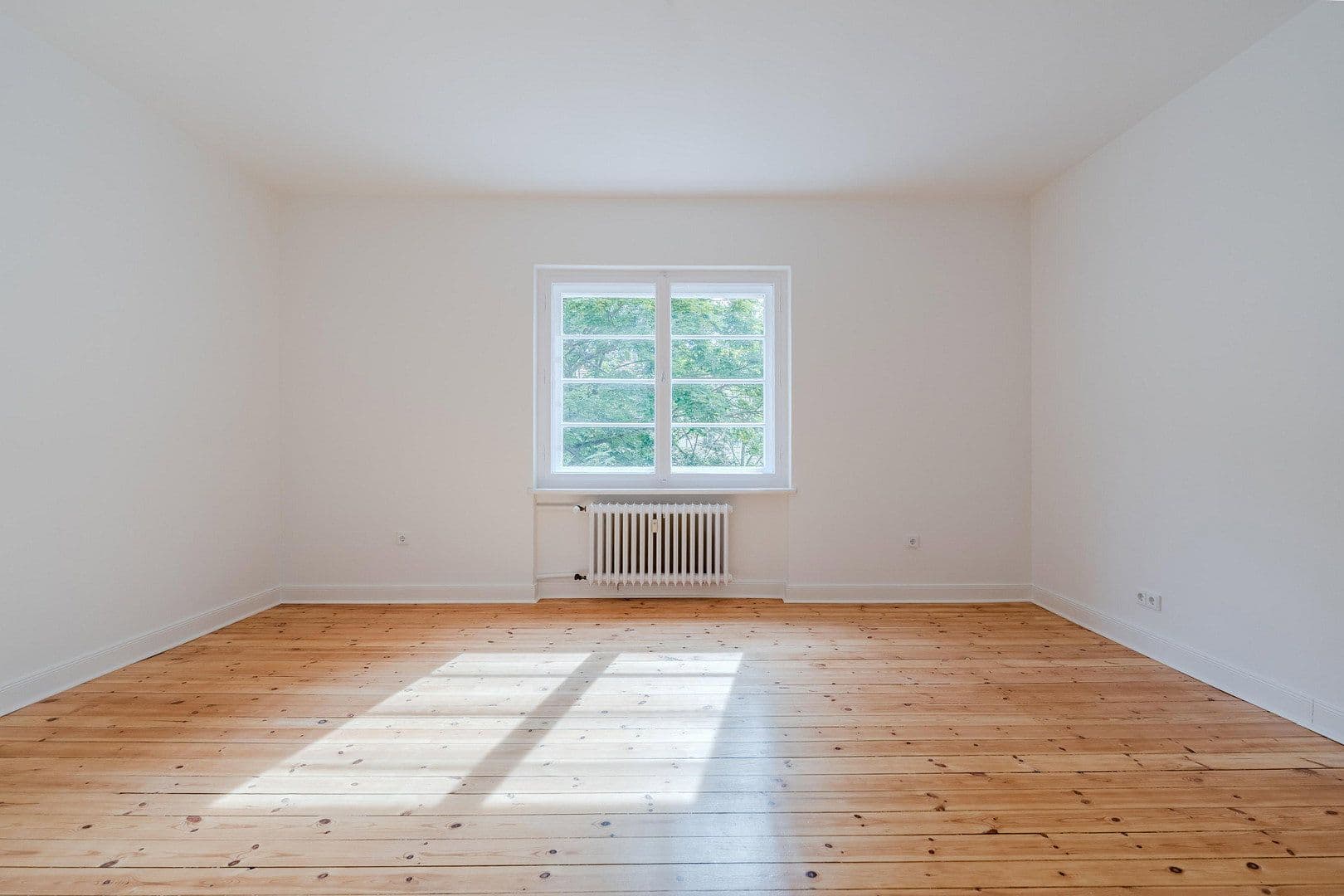 Prodej bytu 4+1 148 m², Düsseldorfer Str. 34, Berlin, Berlín Prodej bytu 4+1 148 m², Düsseldorfer Str. 34, Berlin, Berlín